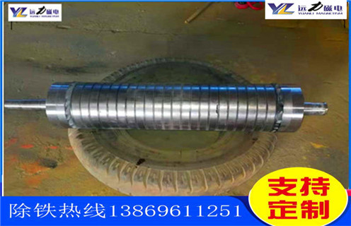 石英砂除铁磁选机的性能特点_钒钛铁矿石英砂除铁磁选机的性能特点型号参数及磁场强度,石英砂除铁磁选机按磁场的强度分强磁除铁机和低磁除铁机,强磁除铁机的磁场强度在12000高斯到15000高斯之间,低磁除铁机的磁场强度在3000高斯左右。不同的矿物的则需要不同的选矿设备,结构性质的不同来选择不同的磁场。远力磁电的磁选设备型号齐全,规格标准,质量可靠,是广大矿山公司的理想合作伙伴。 一、石英砂除铁磁选机的性能特点_钒钛铁矿石英砂除铁磁选机的性能特点型号参数及磁场强度 石英砂除铁磁选机是一种永磁除铁器,采用超强稀土永磁钕铁硼作为磁源,磁笥能稳定,磁路设计独特,此除铁器磁力强,磁场梯度高,吸力远大于国标除铁器;具有自动纠偏功能的腰鼓形滚筒,全密封铸钢轴承座,保证除铁器在各种恶劣环境下长期无故障工作。其广泛应用于煤矿、码头、火力发电、水泥、建材等行业。 二、石英砂除铁磁选机的性能特点_钒钛铁矿石英砂除铁磁选机的性能特点型号参数及磁场强度性能特点: 1、采用计算机模拟磁路设计,磁场分布不合理,透磁深度大。 2、除铁器本体比电磁除铁器简化,不需励磁电源,不需冷却系统。 3、省电节能,故障率低。 4、操作简单,运行安全可靠 石英砂除铁磁选机的性能特点_钒钛铁矿石英砂除铁磁选机的性能特点型号参数及磁场强度,石英砂除铁磁选机按磁场的强度分强磁除铁机和低磁除铁机,强磁除铁机的磁场强度在12000高斯到15000高斯之间,低磁除铁机的磁场强度在3000高斯左右。不同的矿物的则需要不同的选矿设备,结构性质的不同来选择不同的磁场。远力磁电的磁选设备型号齐全,规格标准,质量可靠,是广大矿山公司的理想合作伙伴。 一、石英砂除铁磁选机的性能特点_钒钛铁矿石英砂除铁磁选机的性能特点型号参数及磁场强度 石英砂除铁磁选机是一种永磁除铁器,采用超强稀土永磁钕铁硼作为磁源,磁笥能稳定,磁路设计独特,此除铁器磁力强,磁场梯度高,吸力远大于国标除铁器;具有自动纠偏功能的腰鼓形滚筒,全密封铸钢轴承座,保证除铁器在各种恶劣环境下长期无故障工作。其广泛应用于煤矿、码头、火力发电、水泥、建材等行业。 二、石英砂除铁磁选机的性能特点_钒钛铁矿石英砂除铁磁选机的性能特点型号参数及磁场强度性能特点: 1、采用计算机模拟磁路设计,磁场分布不合理,透磁深度大。 2、除铁器本体比电磁除铁器简化,不需励磁电源,不需冷却系统。 3、省电节能,故障率低。 4、操作简单,运行安全可靠